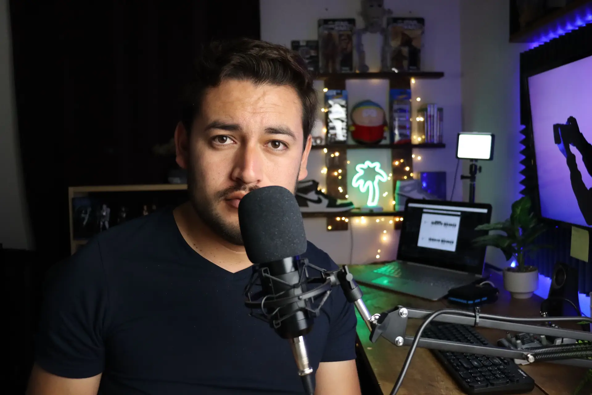 Fiktive Kreativ-Streamerin Mira Voss
