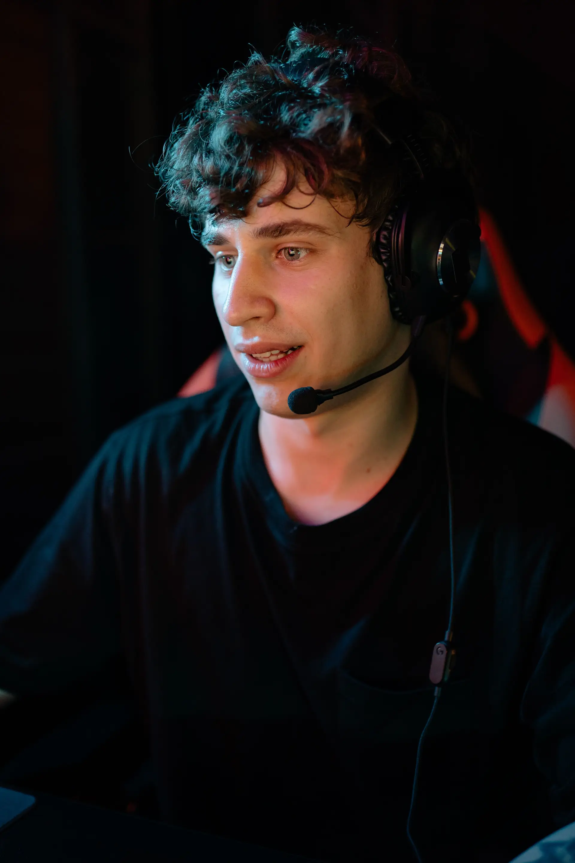Fiktiver Retro-Streamer Leon Pixel